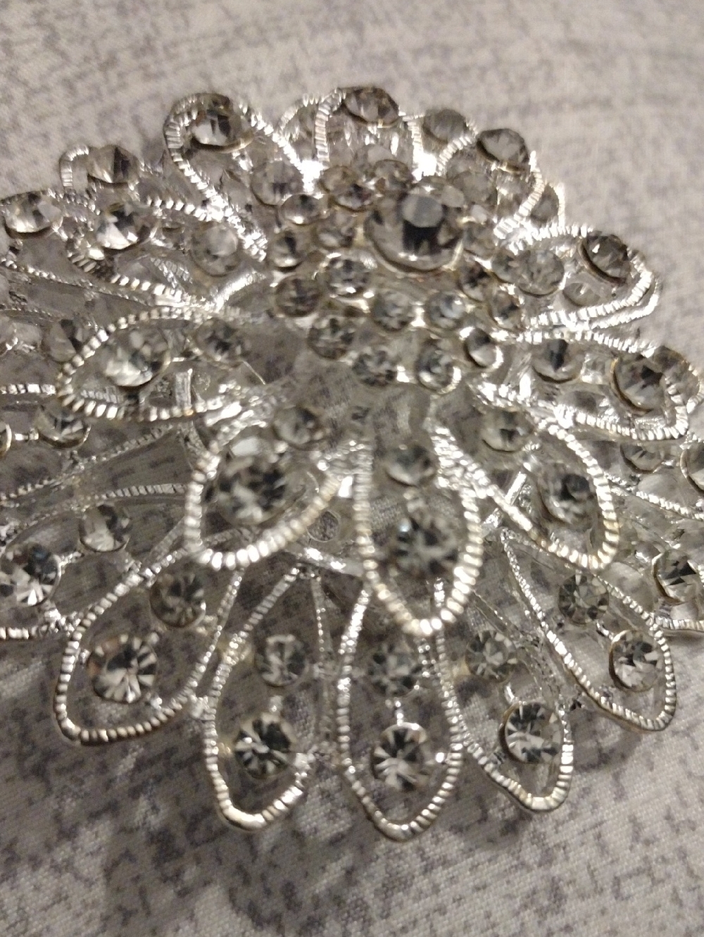 Fabulous Large Rhinestone Circular Brooch - Picture 6 of 9